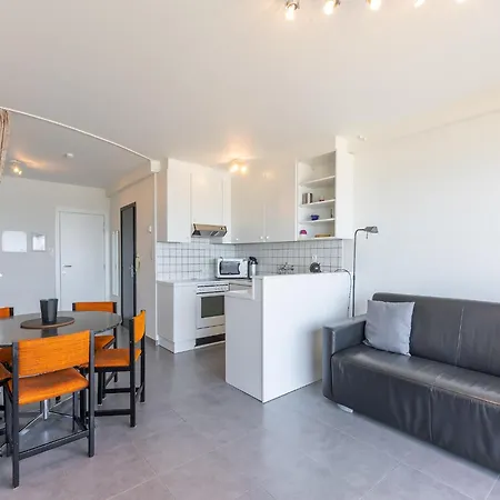 Charming On The Seafront With Sea View Apartman Middelkerke