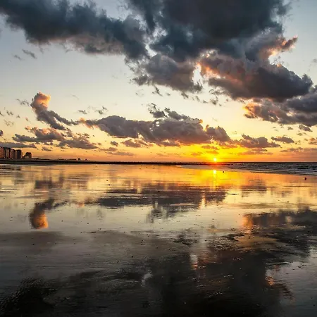 Charming On The Seafront With Sea View Apartman